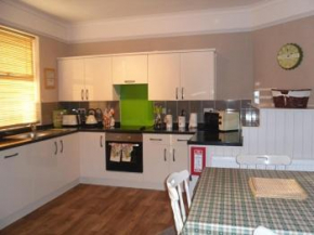 Гостиница Claremont House Holiday Apartments  Лландидно